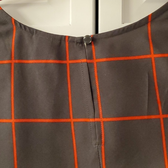 Retro Design Great Top! - Picture 4 of 4